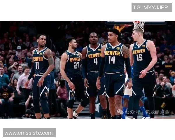 勇士队在季前赛中绝杀掘金队展现强大实力与团队默契