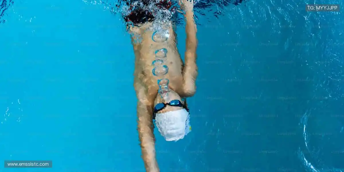 指尖掌控赛场，弹幕点燃激情！🎥